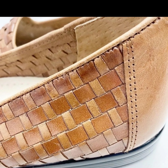 Trotters brown woven leather womens loafers. Size 9.5 SS - Picture 7 of 7